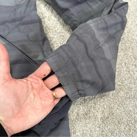 Lululemon Run Hustle Jacket In Multi Poncho Stripe Black/Grey Rare Running 8 - Picture 15 of 16